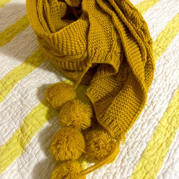 Wood scarf handmade. - Picture 3 of 4